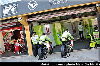 motogp_paddock_017_valencia_2012.jpg
