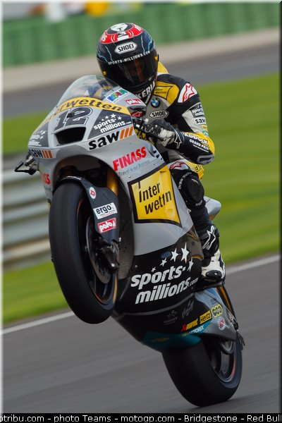 moto2_luthi_009_valencia_2012
