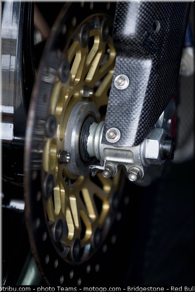 moto2_tech3_006_valencia_2012