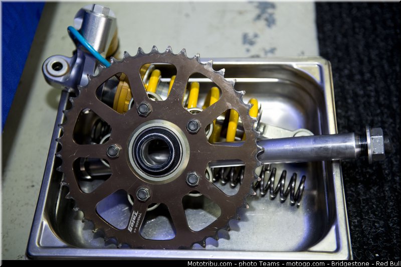 moto2_tech3_014_valencia_2012