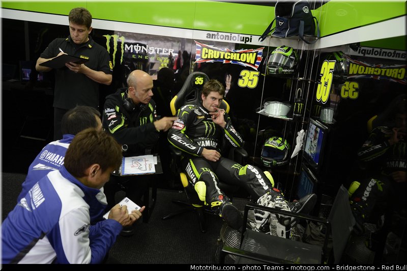 motogp_crutchlow_011_valencia_2012