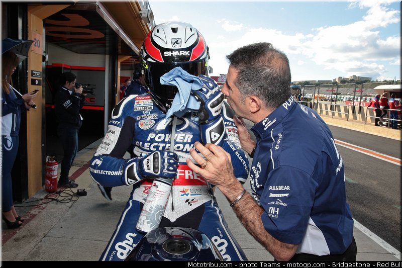 motogp_de_puniet_005_valencia_2012