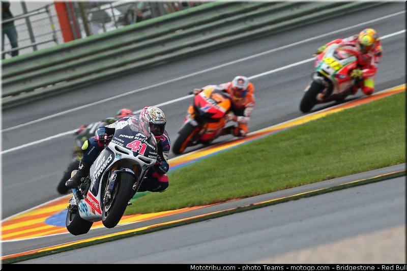 motogp_de_puniet_007_valencia_2012