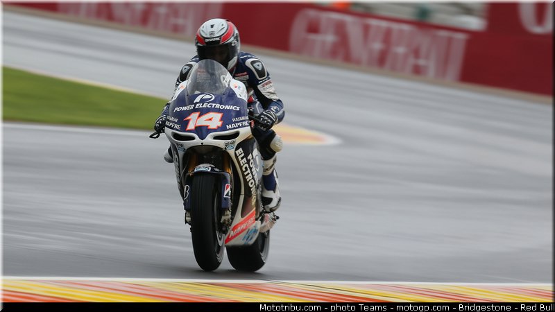motogp_de_puniet_009_valencia_2012