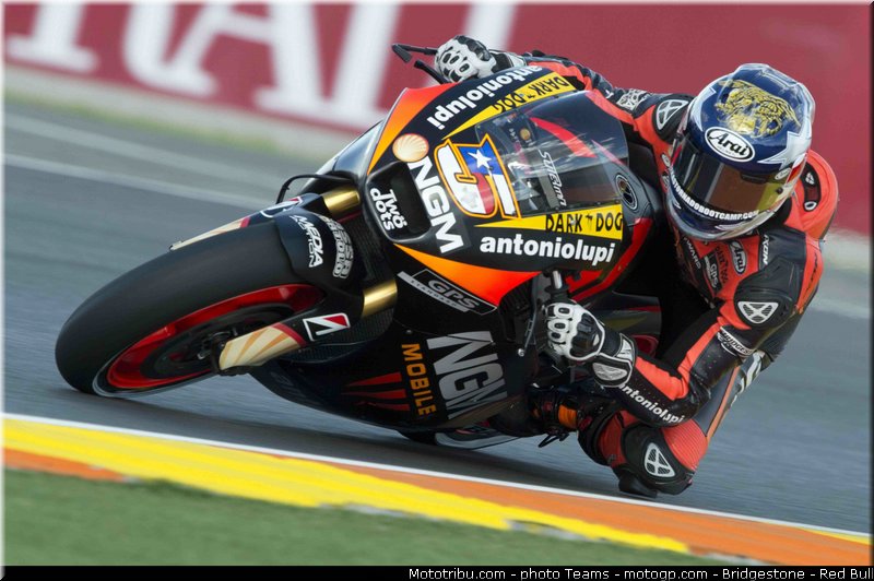 motogp_edwards_001_valencia_2012