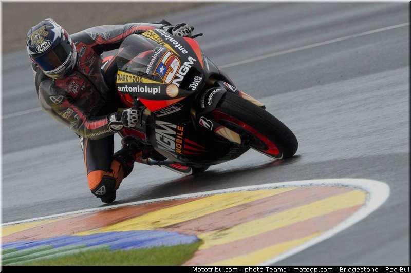 motogp_edwards_002_valencia_2012