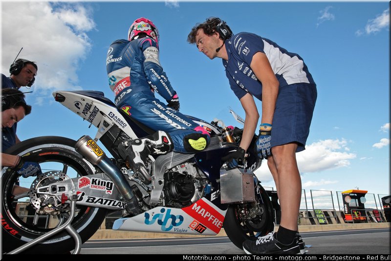 motogp_espargaro_010_valencia_2012