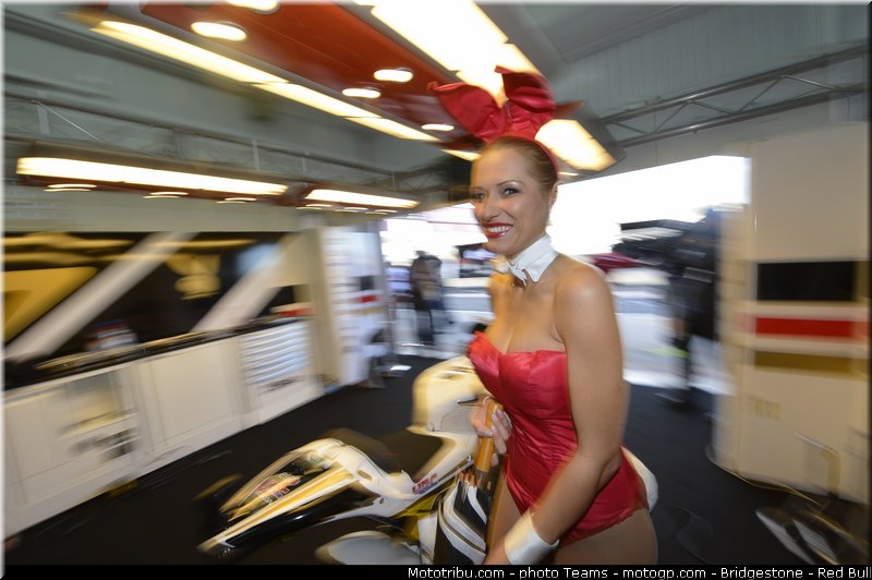 motogp_pitbabe_008_valencia_2012