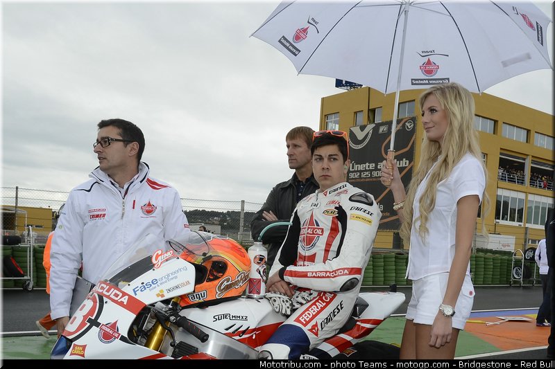 motogp_pitbabe_019_valencia_2012
