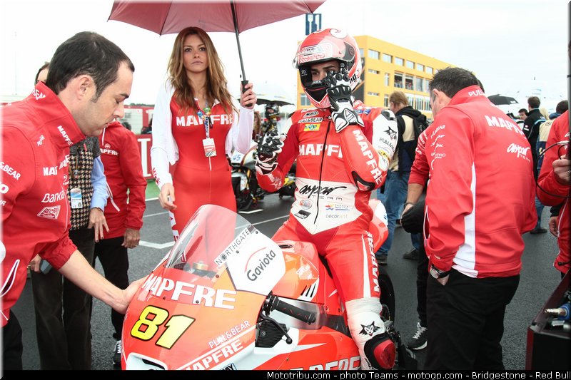 motogp_pitbabe_022_valencia_2012