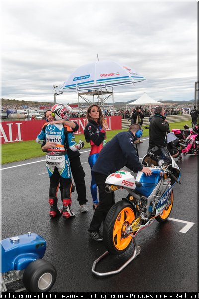 motogp_pitbabe_026_valencia_2012