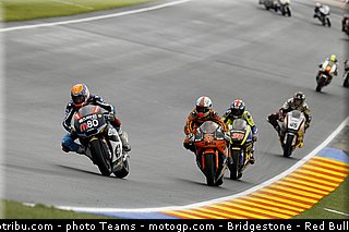 moto2_015_valencia_2012.jpg