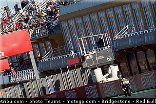 moto2_luthi_011_valencia_2012.jpg