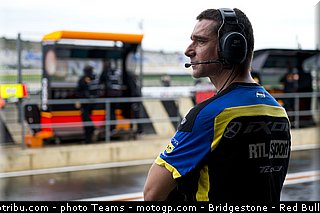 moto2_tech3_004_valencia_2012.jpg