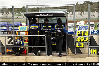 moto2_tech3_010_valencia_2012.jpg