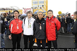 motogp_bridgestone_001_valencia_2012.jpg