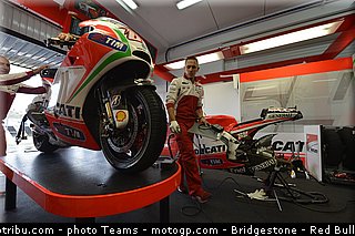 motogp_hayden_012_valencia_2012.jpg