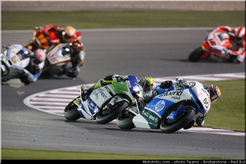 moto2_012_qatar_losail_2013