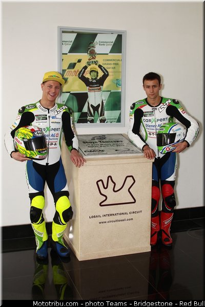 moto2_027_qatar_losail_2013