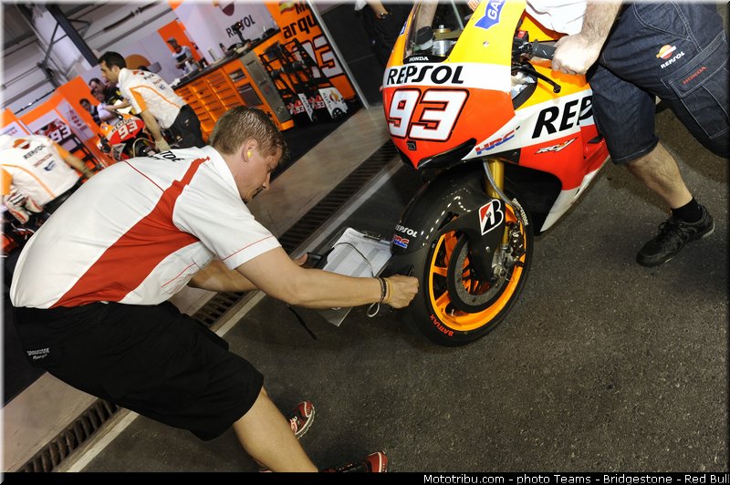 motogp_bridgestone_009_qatar_losail_2013