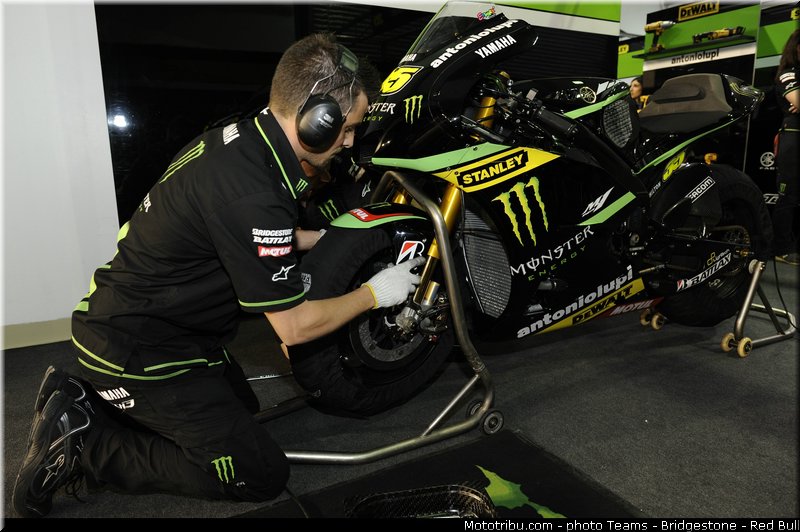 motogp_crutchlow_024_qatar_losail_2013