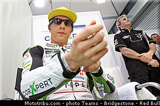 moto2_aegerter_012_qatar_losail_2013.jpg
