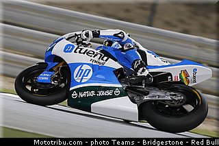 moto2_espargaro_p_003_qatar_losail_2013.jpg