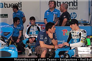 moto2_espargaro_p_005_qatar_losail_2013.jpg