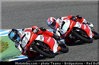 moto3_043_qatar_losail_2013.jpg