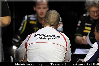 motogp_bridgestone_005_qatar_losail_2013.jpg