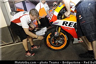 motogp_bridgestone_008_qatar_losail_2013.jpg