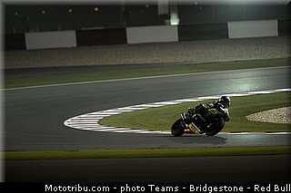 motogp_crutchlow_014_qatar_losail_2013.jpg