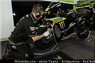 motogp_crutchlow_024_qatar_losail_2013.jpg