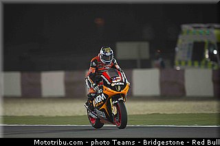 motogp_edwards_001_qatar_losail_2013.jpg