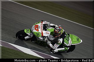motogp_staring_010_qatar_losail_2013.jpg