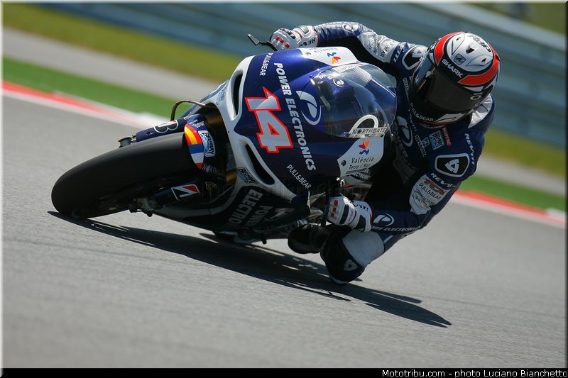 motogp_de_puniet_002_usa_austin_2013
