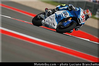 moto2_nakagami_001_usa_austin_2013.jpg