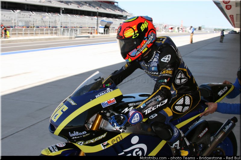 moto2_rossi_005_usa_austin_2013