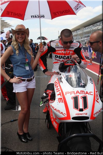 motogp_pitbabe_009_usa_austin_2013