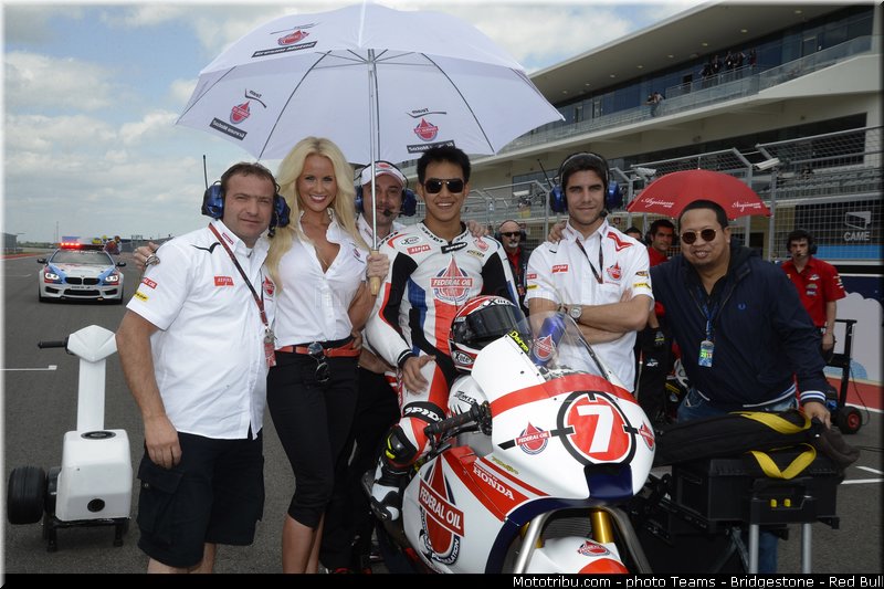 motogp_pitbabe_032_usa_austin_2013