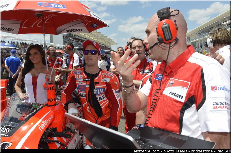 motogp_pitbabe_036_usa_austin_2013