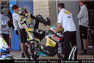moto2_luthi_014_usa_austin_2013.jpg