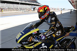 moto2_rossi_005_usa_austin_2013.jpg