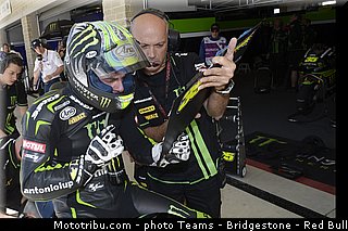 motogp_crutchlow_027_usa_austin_2013.jpg