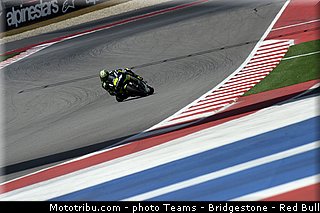 motogp_crutchlow_029_usa_austin_2013.jpg