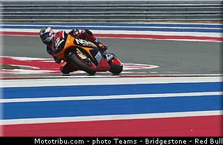 motogp_edwards_003_usa_austin_2013.jpg