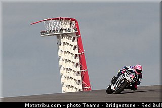 motogp_espargaro_009_usa_austin_2013.jpg