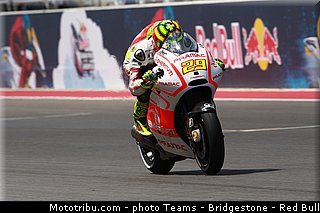 motogp_iannone_005_usa_austin_2013.jpg