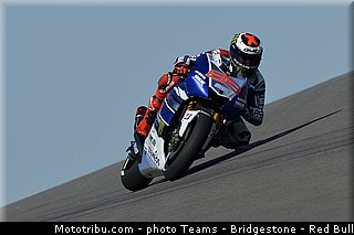 motogp_lorenzo_002_usa_austin_2013.jpg