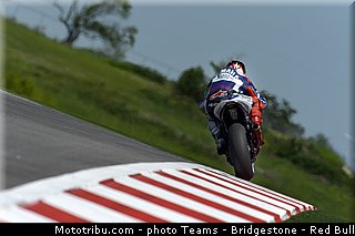 motogp_lorenzo_005_usa_austin_2013.jpg